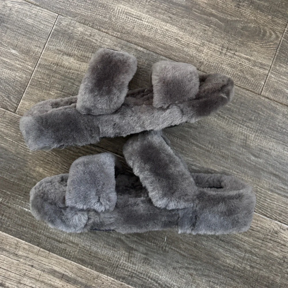 UGG Fuzz Yeah Sheepskin Double Strap Grey Slip On Slides Sandals Women’s 9 - Picture 2 of 7